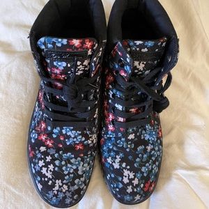 Dr. Doc Martens Floral Patterned Boots Shoe Size 7